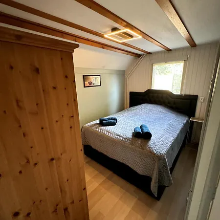 3 Bedrooms Family House 6 P Near Amsterdam & Sea