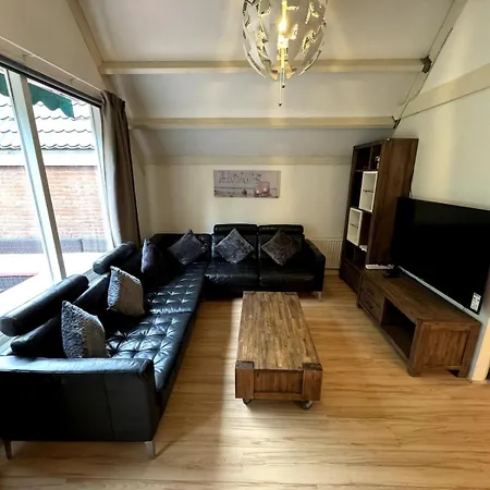3 Bedrooms Family House 6 P Near Amsterdam & Sea Дом отдыха Opmeer